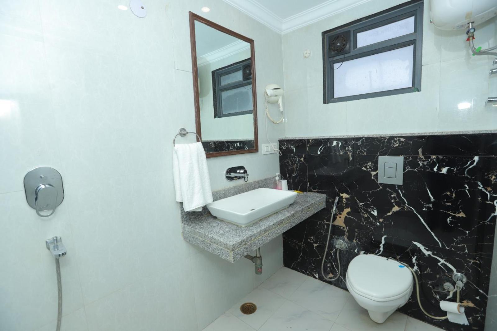 Hotel Vijaydeep Place Near Delhi Airport Neu-Delhi Exterior foto